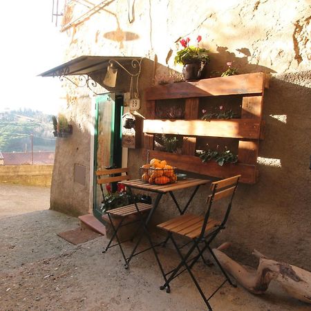 Il Piccino 29, Esperienza Romantica In Borgo.... Montescudaio Buitenkant foto