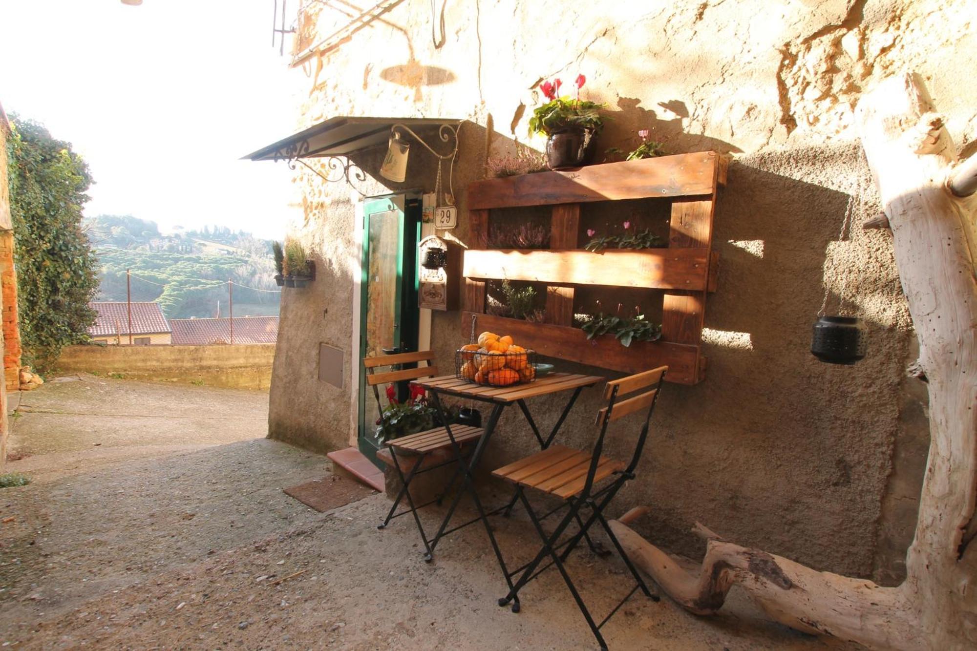 Il Piccino 29, Esperienza Romantica In Borgo.... Montescudaio Buitenkant foto